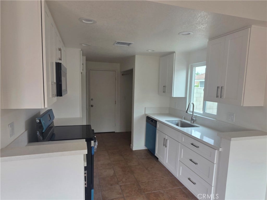 14742 Aruba, Moreno Valley, CA 92553 Kitchen quartz counters