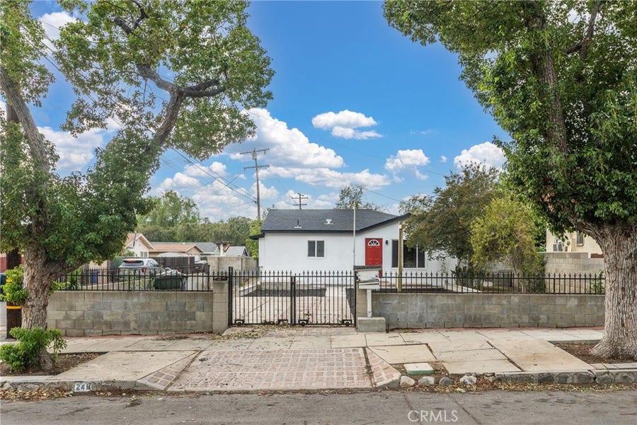 Property photo for 249 N 10th Avenue, Upland, CA