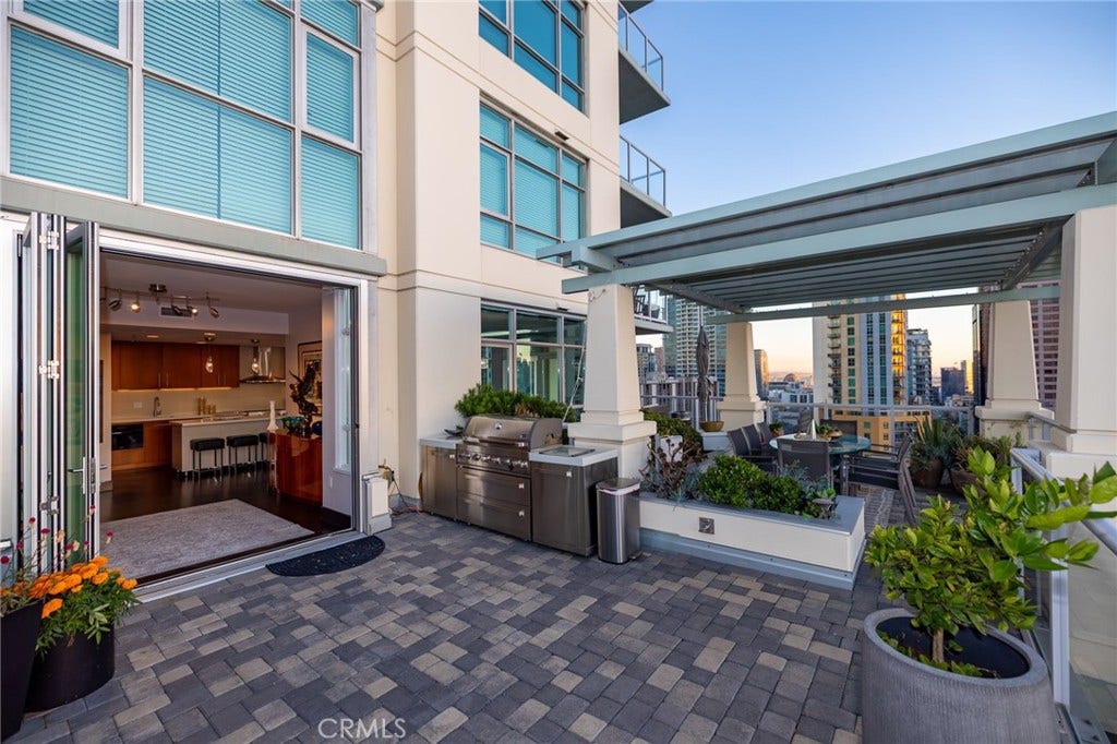850 Beech, #1205, San Diego, CA 92101 850 Beech, #1205, San Diego, CA 92101