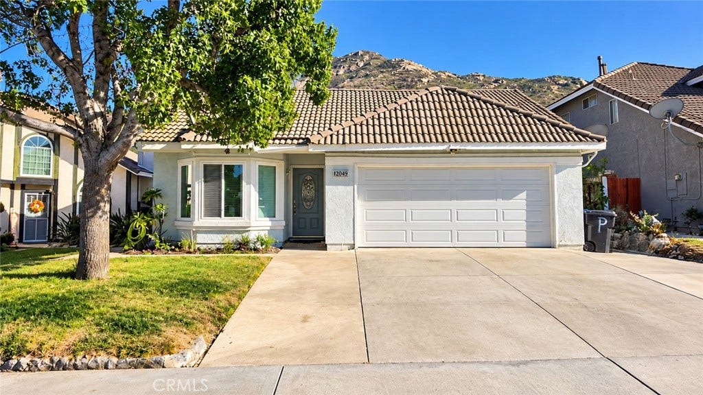 12049 Maple Leaf, Fontana, CA 92337 12049 Maple Leaf, Fontana, CA 92337