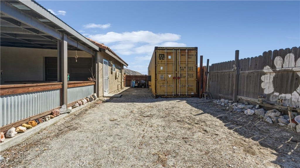 12755 Hyacinth, Whitewater, CA 92282 Side yard offers plenty of storage space.