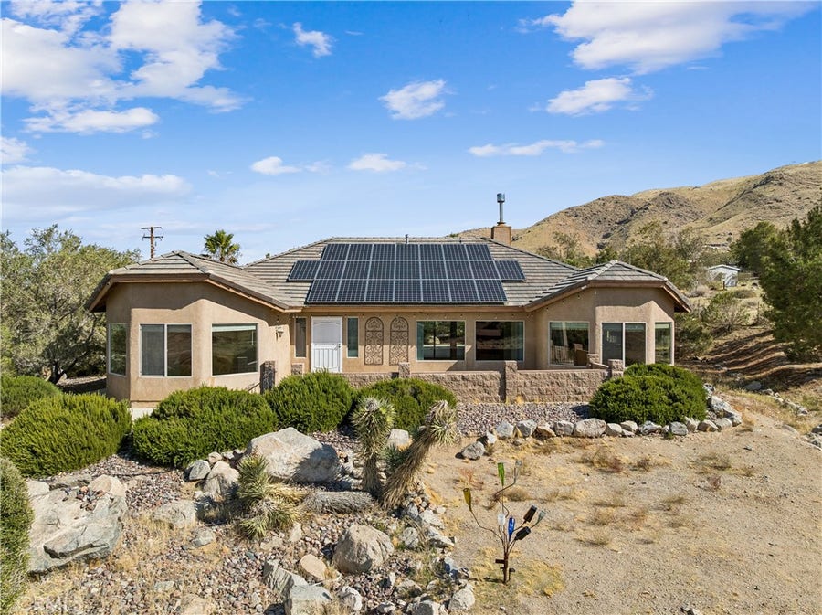Property photo for 22255 Minto Court, Apple Valley, CA