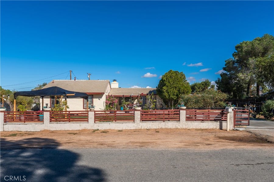 Property photo for 21998 Biloxi Road, Apple Valley, CA