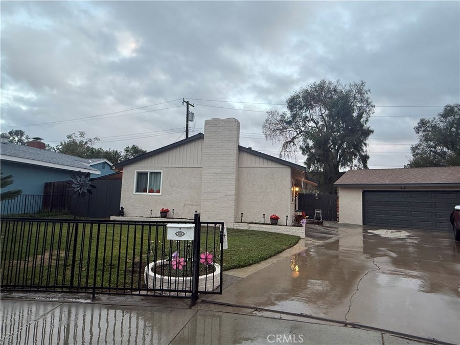 Property photo for 3821 Carthage, Riverside, CA