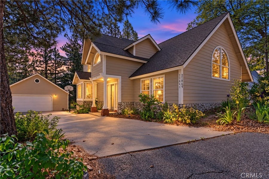 Property photo for 27847 St Bernard, Lake Arrowhead, CA