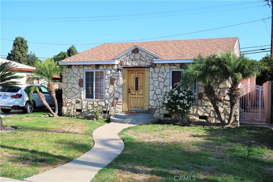 Property photo for 1811 W Jeanette Place, Long Beach, CA