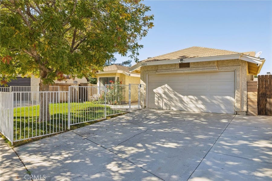 Property photo for 36913 Tobira Drive, Palmdale, CA