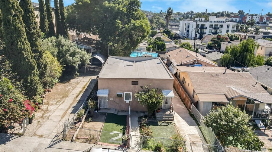 Property photo for 1140 N Chicago, Los Angeles, CA