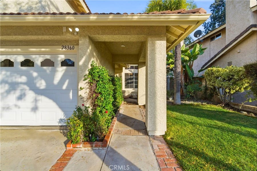Property photo for 28360 Easton Lane, Saugus, CA