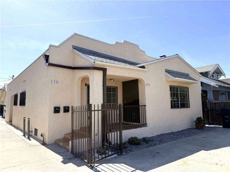 Property photo for 134 W 49th, Los Angeles, CA
