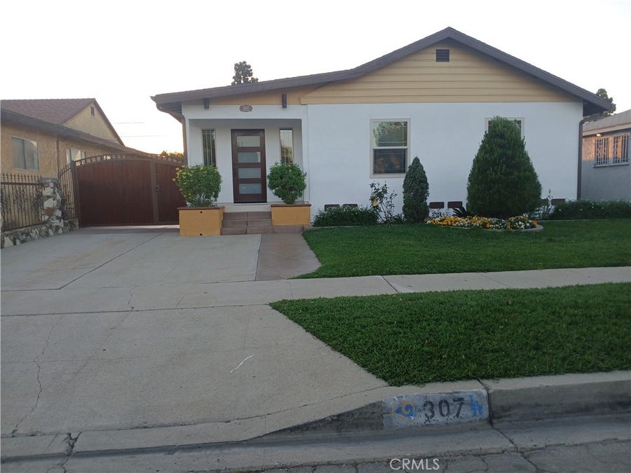 Property photo for 307 N Broadacres Avenue, Compton, CA