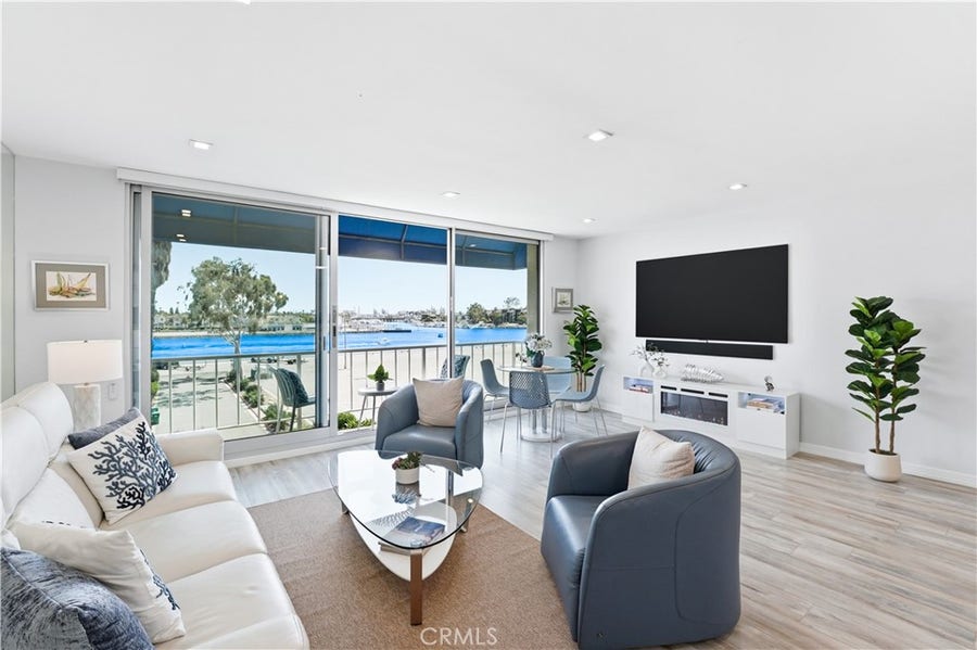 Property photo for 383 Bay Shore Avenue, #407, Long Beach, CA