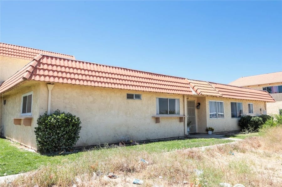Property photo for 43618 Stanridge Avenue, Lancaster, CA