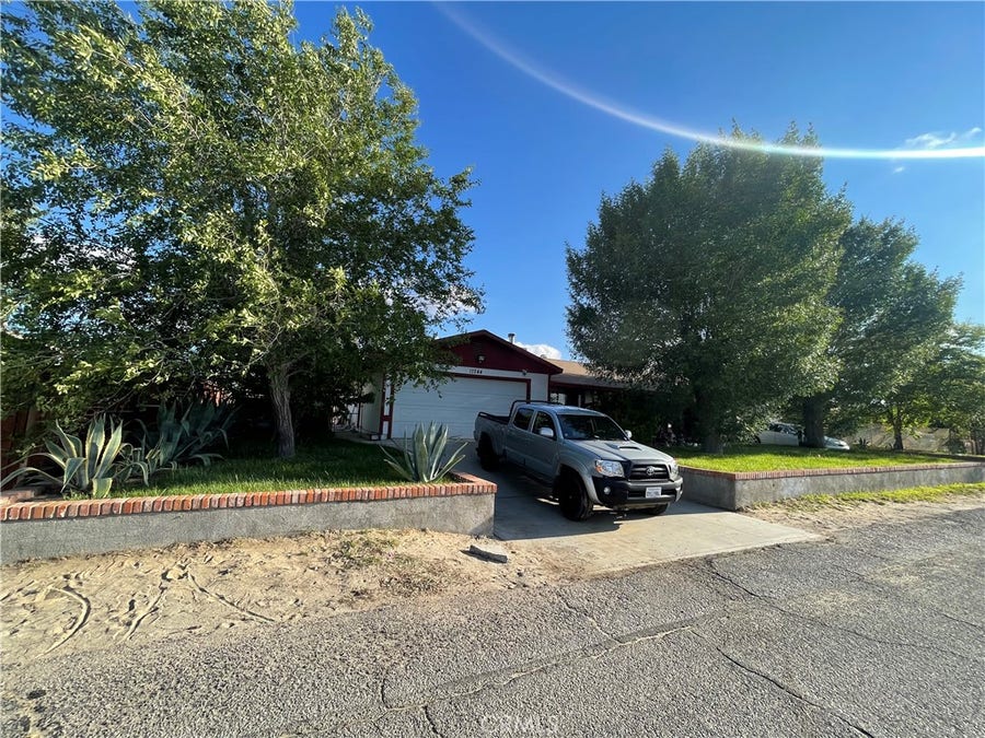 Property photo for 17244 Newmont Ave, Lancaster, CA