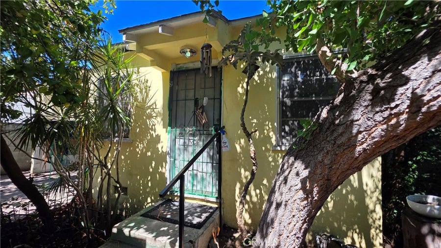 Property photo for 3015 Sunnynook Dr., Los Angeles, CA