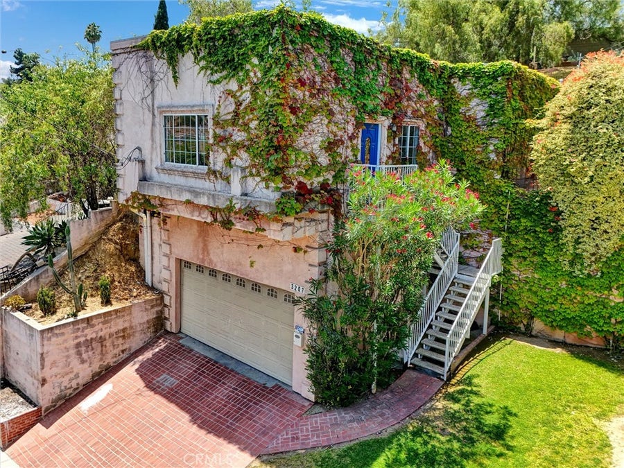 Property photo for 3207 Kenneth Drive, Los Angeles, CA