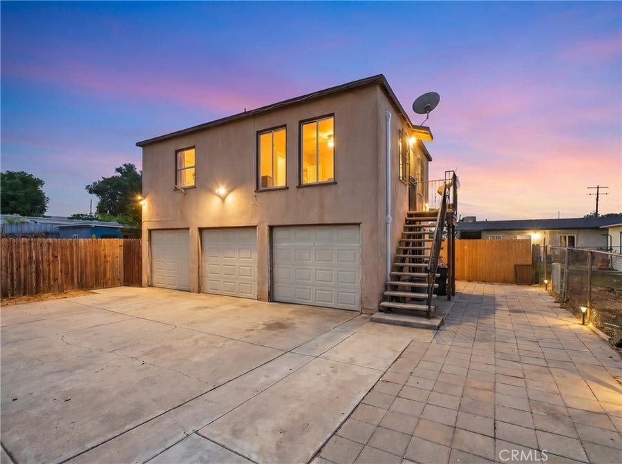 Property photo for 428 E Oaks, Compton, CA