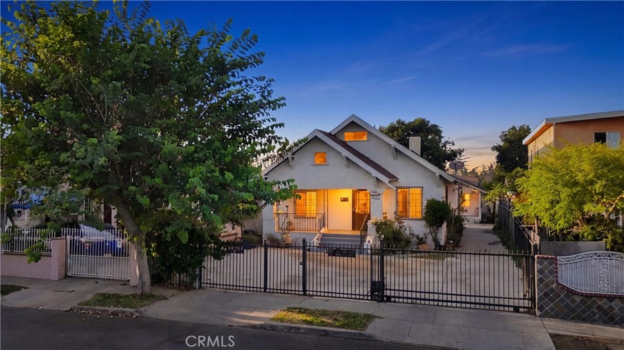 Property photo for 433 W 55th, Los Angeles, CA