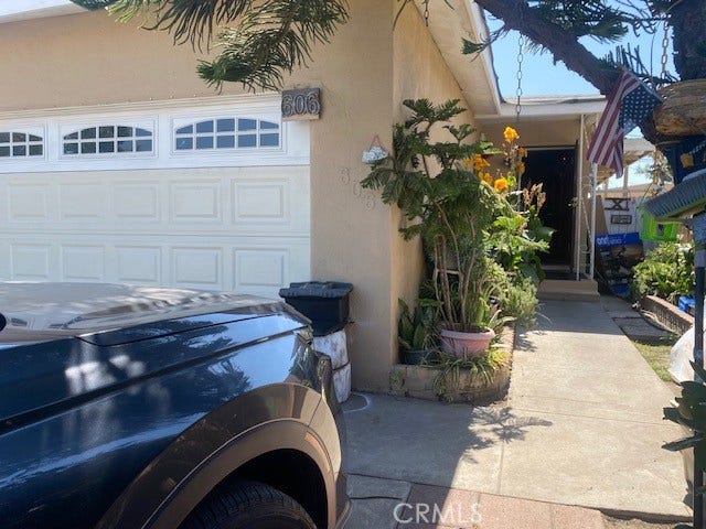 Property photo for 604 W 83rd, Los Angeles, CA