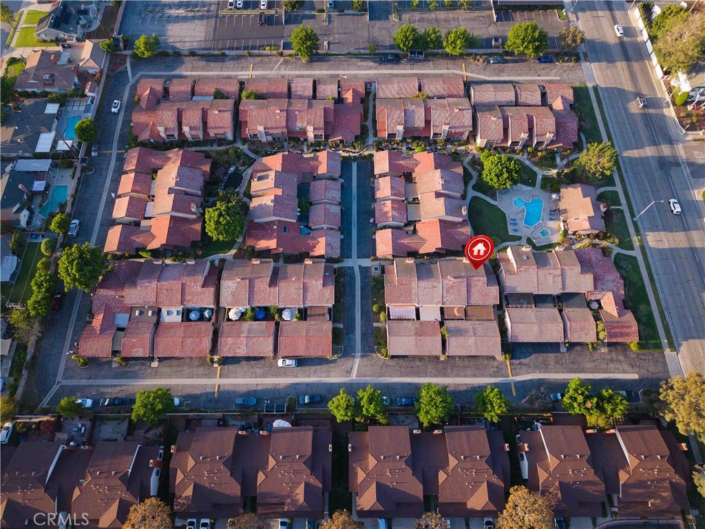 189 S Hollenbeck, Covina, CA 91723 189 S Hollenbeck, Covina, CA 91723