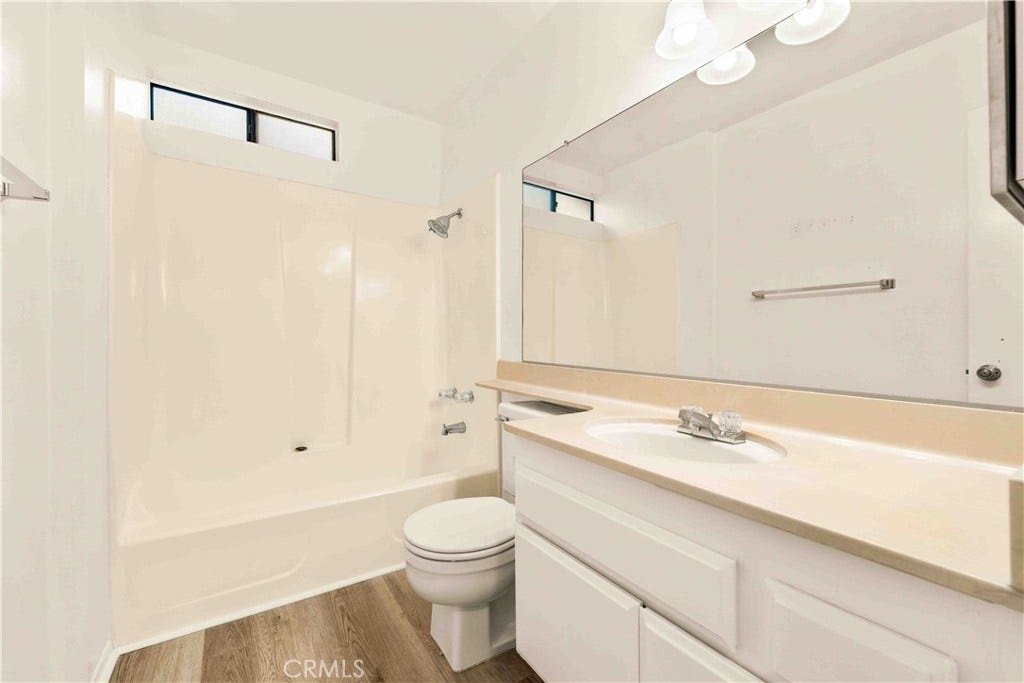 189 S Hollenbeck, Covina, CA 91723 189 S Hollenbeck, Covina, CA 91723