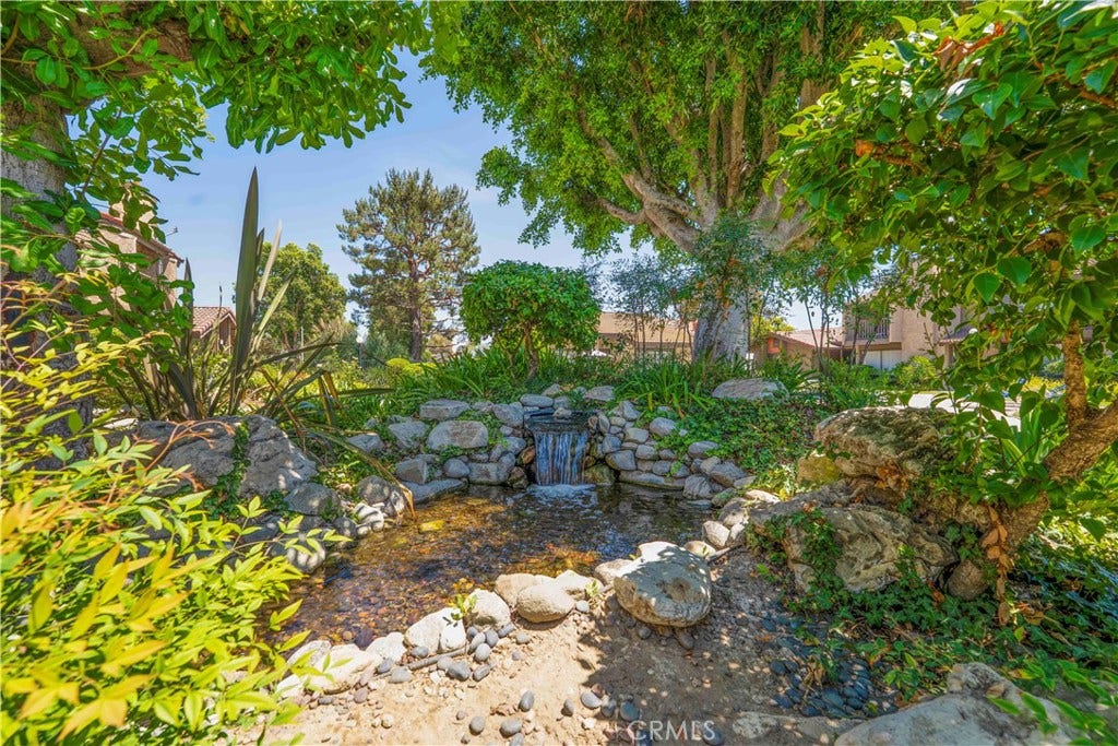 189 S Hollenbeck, Covina, CA 91723 189 S Hollenbeck, Covina, CA 91723
