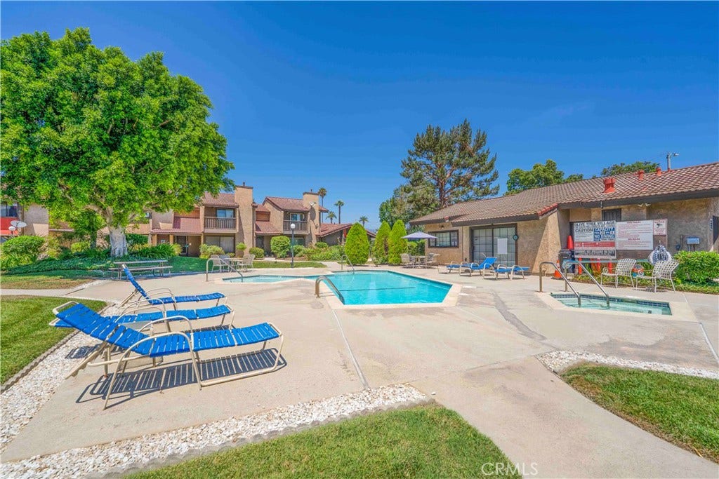 189 S Hollenbeck, Covina, CA 91723 189 S Hollenbeck, Covina, CA 91723