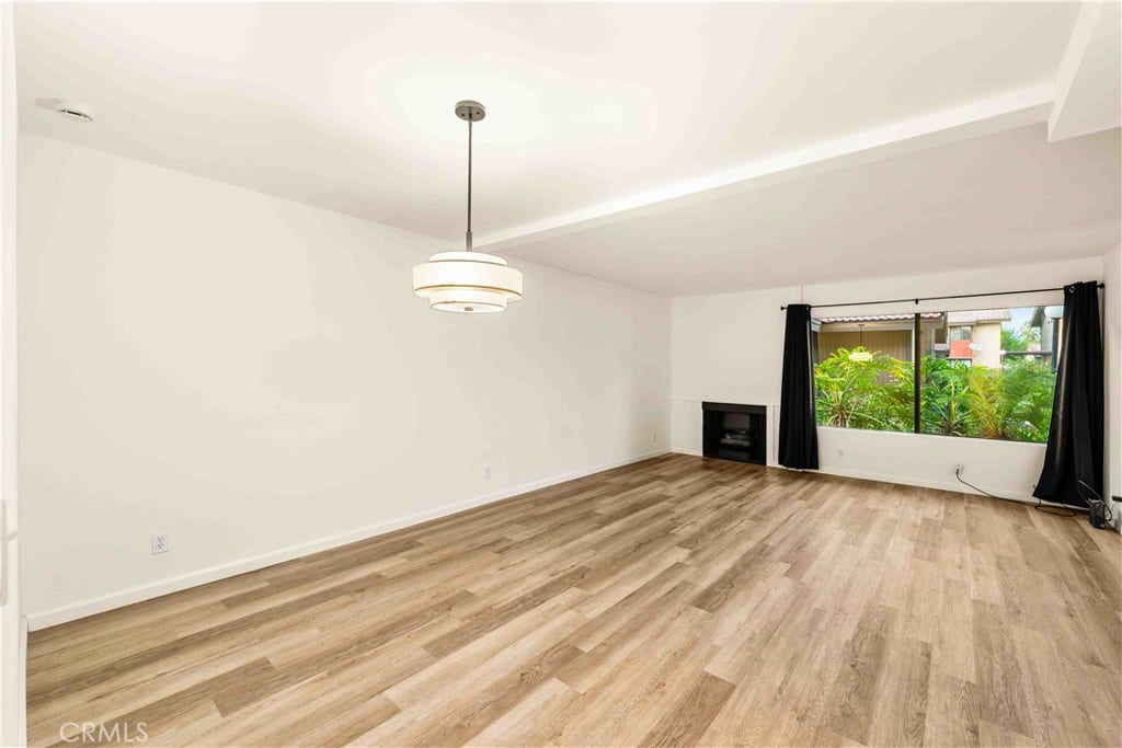 189 S Hollenbeck, Covina, CA 91723 189 S Hollenbeck, Covina, CA 91723
