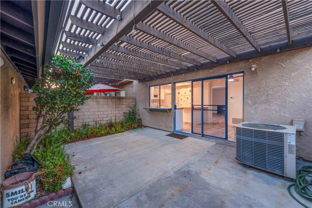189 S Hollenbeck, Covina, CA 91723 189 S Hollenbeck, Covina, CA 91723
