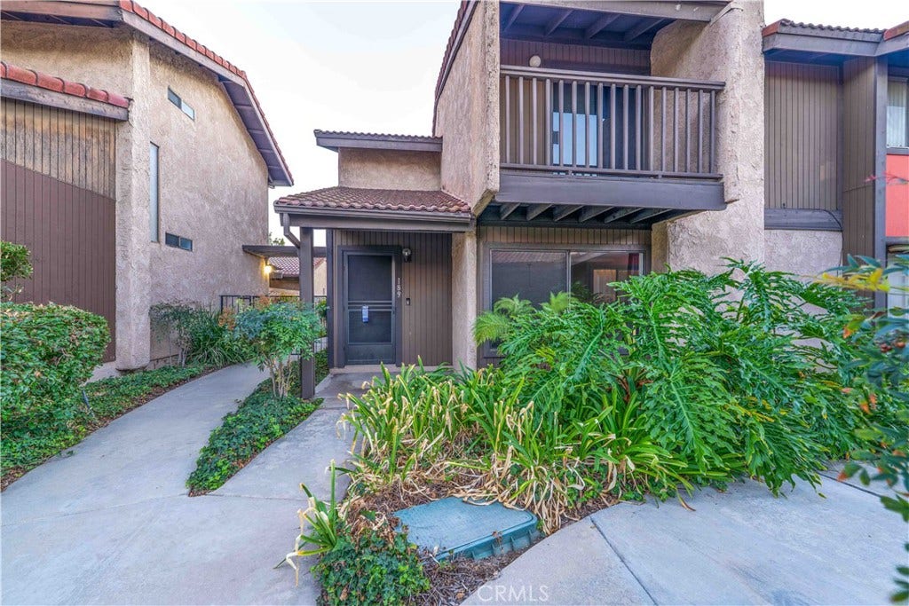 189 S Hollenbeck, Covina, CA 91723 189 S Hollenbeck, Covina, CA 91723