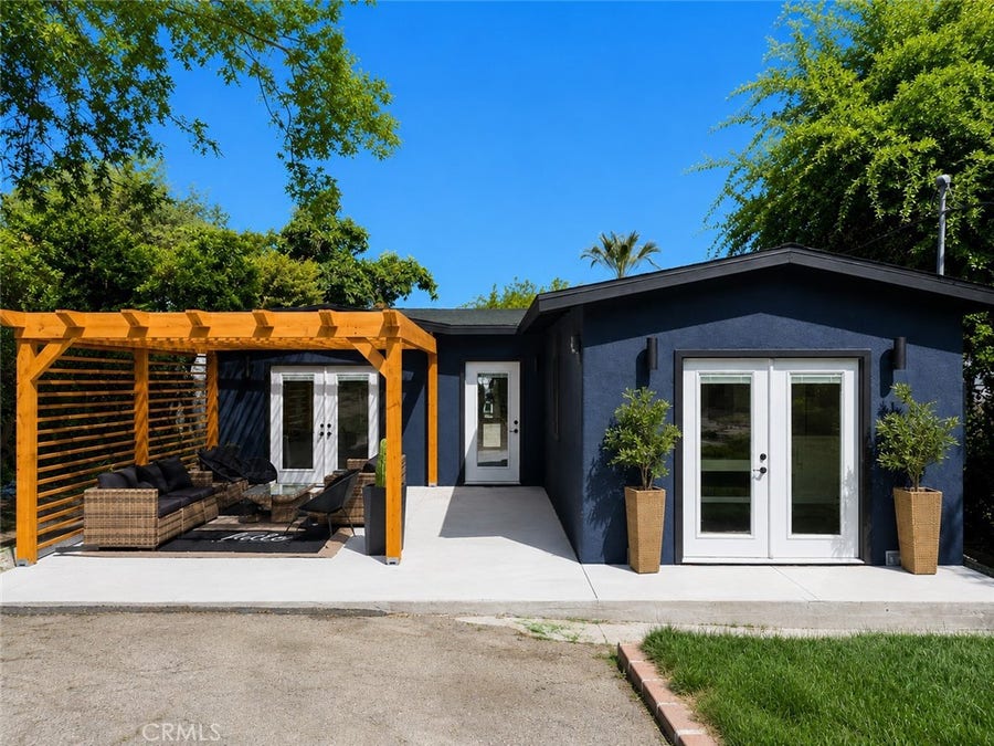 Property photo for 885 Montecito, Los Angeles, CA