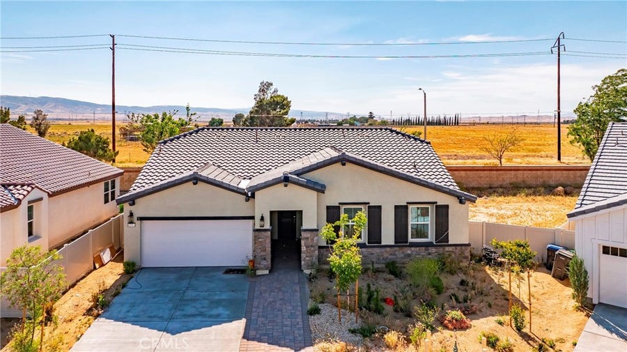 Property photo for 45061 Floral Vista, Lancaster, CA