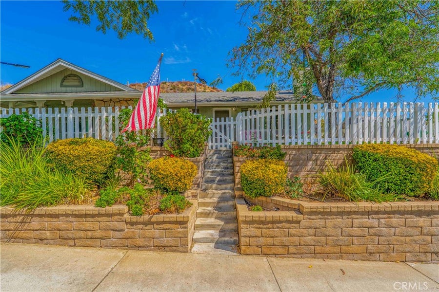 Property photo for 28236 Hot Springs, Canyon Country, CA
