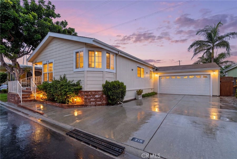 Property photo for 3595 Santa Fe Avenue, #210, Long Beach, CA