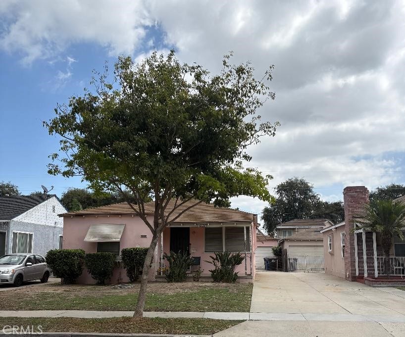 Property photo for 10124 Hildreth Avenue, South Gate, CA