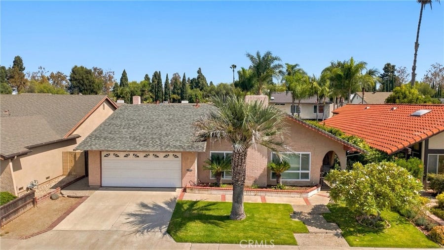 Property photo for 946 Goldenrod, Costa Mesa, CA