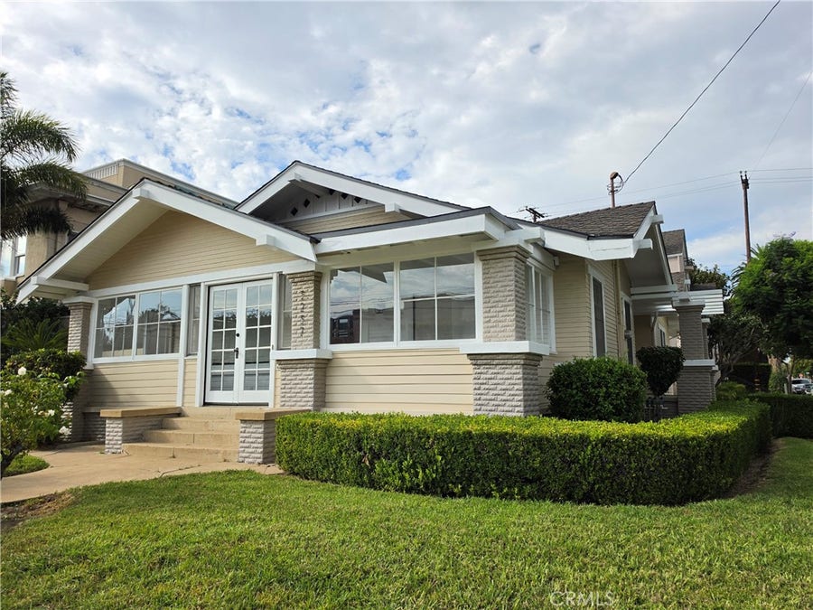 Property photo for 3237 E Broadway, Long Beach, CA