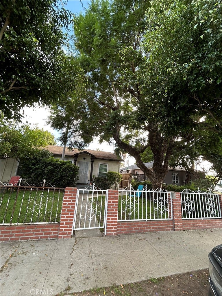 Property photo for 640 W Buckthorn Street, Inglewood, CA