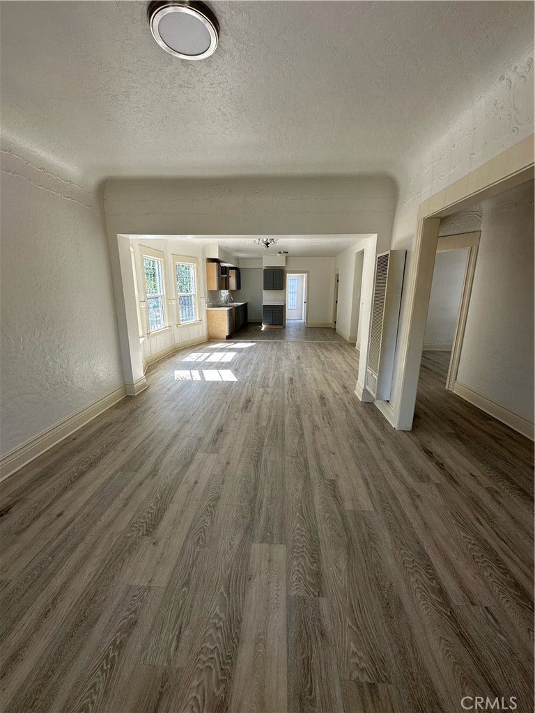 Property photo for 153 W 46th, Los Angeles, CA