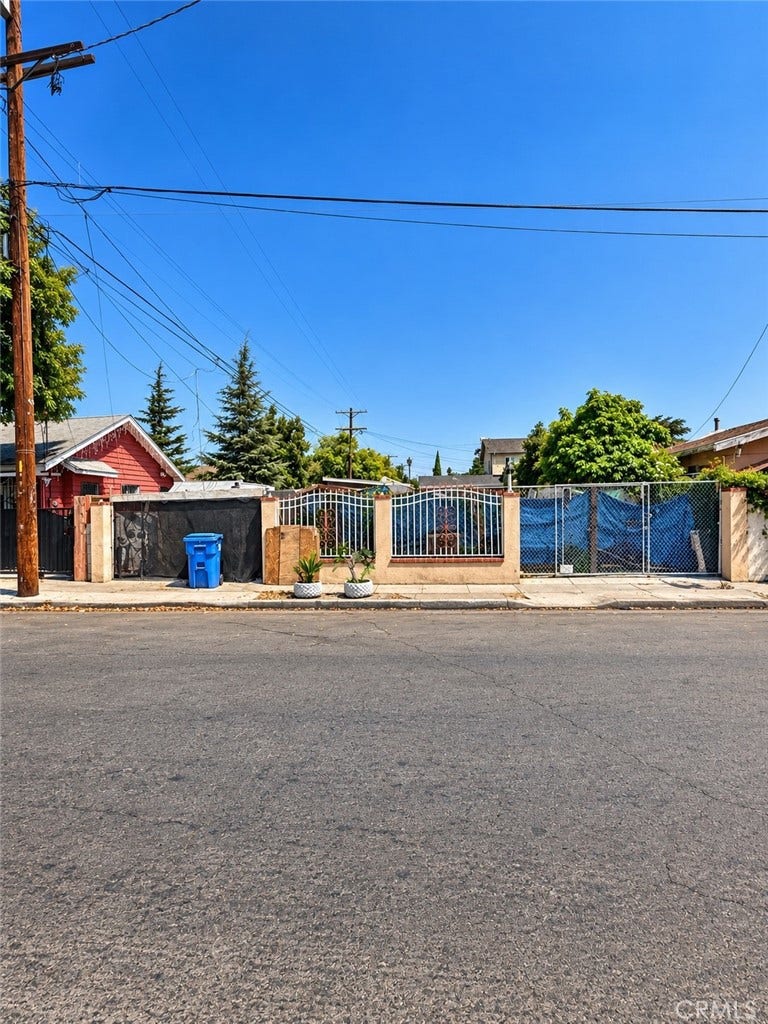 Property photo for 661 W 65th, Los Angeles, CA