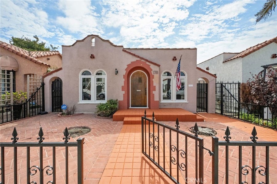 Property photo for 178 Corona Avenue, Long Beach, CA