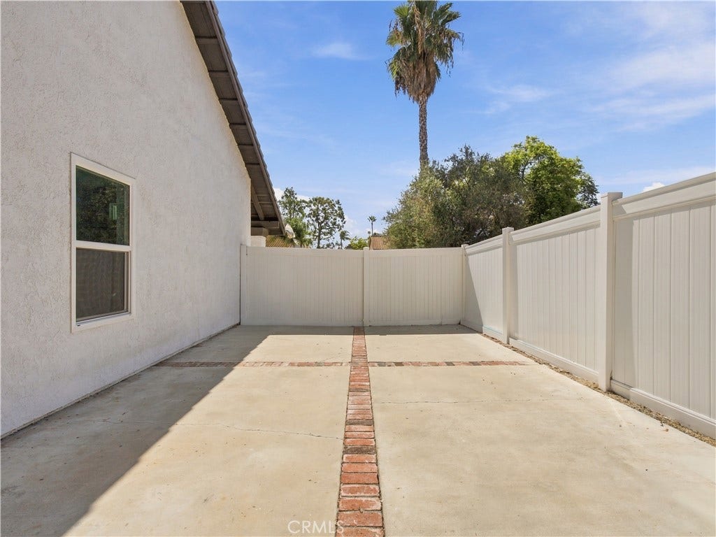 19620 Kinnow Ln, Riverside, CA 92508