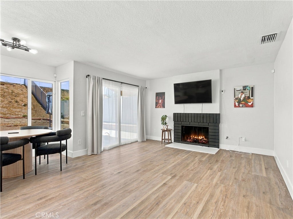 19620 Kinnow Ln, Riverside, CA 92508