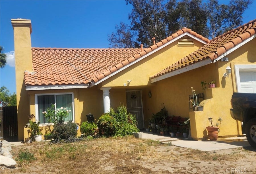 Property photo for 184 N Massachusetts, Lake Elsinore, CA