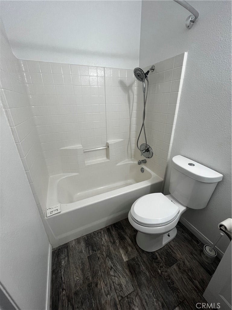 16328 Breezewood Court, Moreno Valley, CA 92551 Hallway bathroom