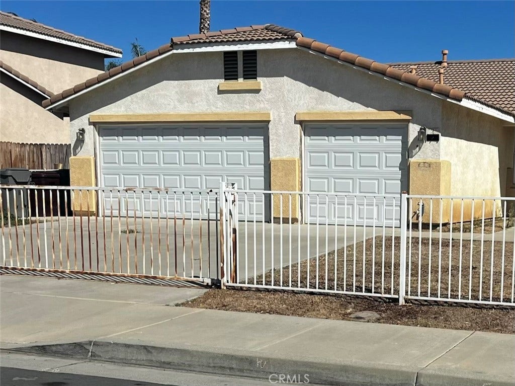 16328 Breezewood Court, Moreno Valley, CA 92551 x-large 3 car garage, Plus plenty of parking on driveway