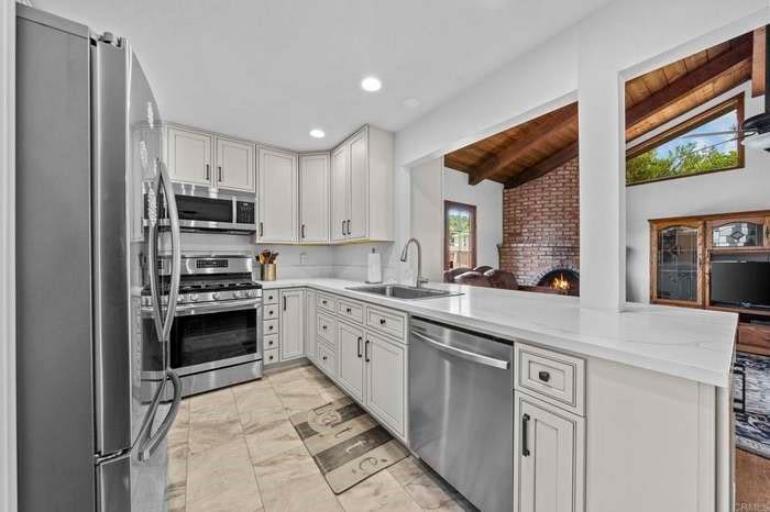 1062 Ponderosa, San Marcos, CA 92069 1062 Ponderosa, San Marcos, CA 92069