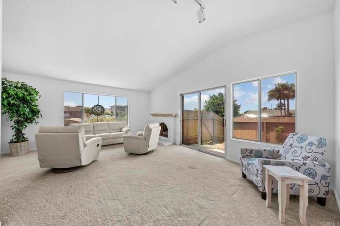 1062 Ponderosa, San Marcos, CA 92069 1062 Ponderosa, San Marcos, CA 92069
