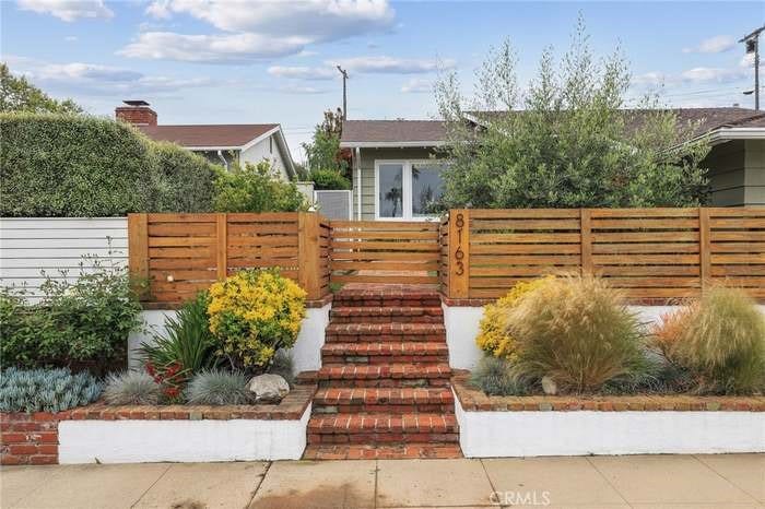 8163 Billowvista, Playa Del Rey, CA 90293