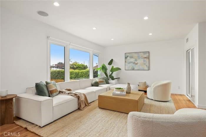 8163 Billowvista, Playa Del Rey, CA 90293